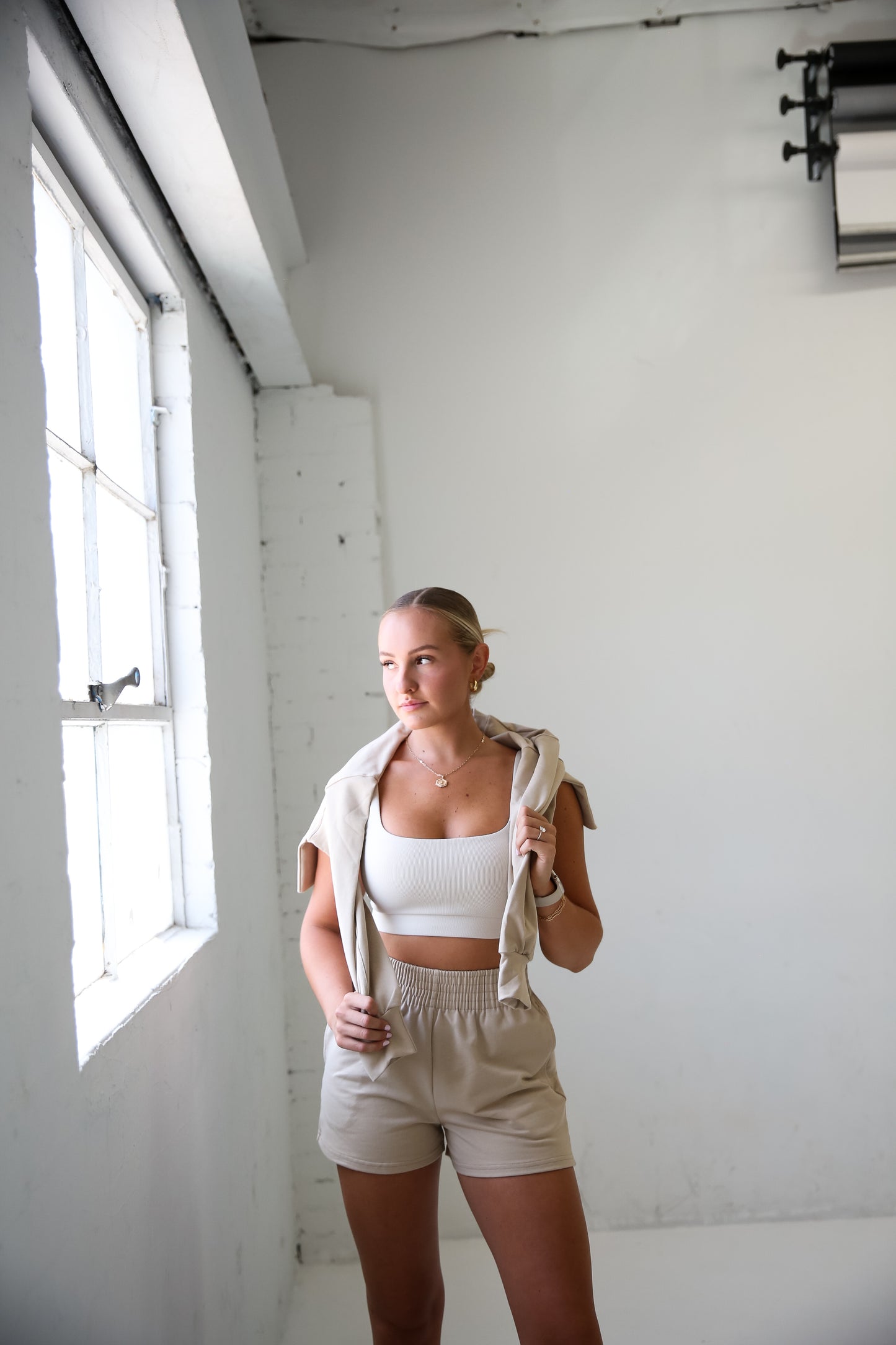 Vida Famous Sweat Shorts (Sand)