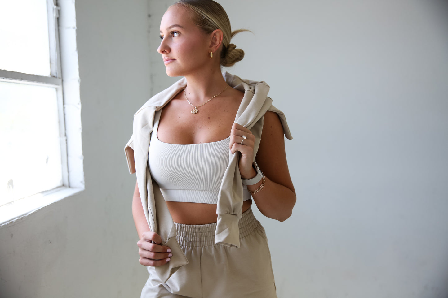 Vida Ribbed Wide Scoop Bra (ivory)